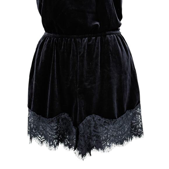 Lioness Black Velvet Lace Spaghetti Strap Romper Size Small - Picture 7 of 10